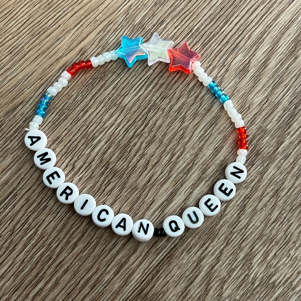 “American Queen” Friendship Bracelet [5 for $5]
